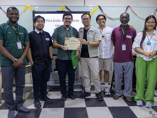 Br. Eduardo Leads Spanish Class at DLSU-D  